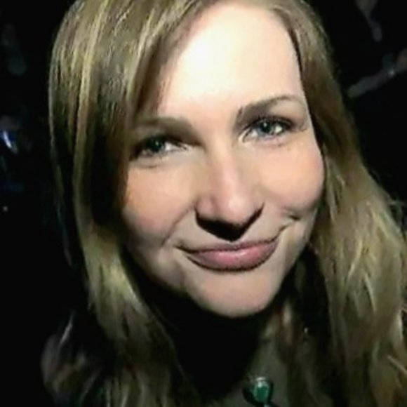 Meet your Posher, Justine - Picture 1 of 1